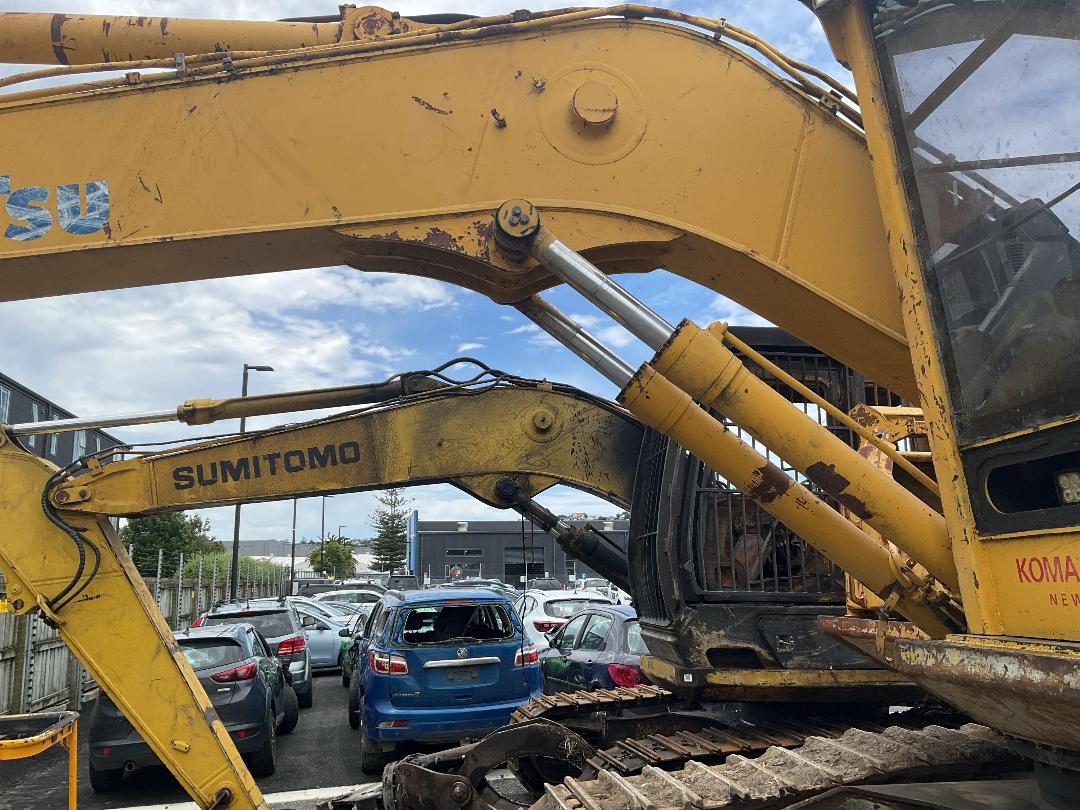 Photo '13' of Komatsu PC270-8 Excavator