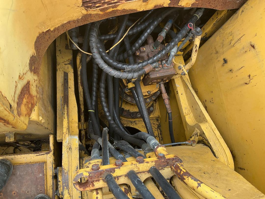 Photo '24' of Komatsu PC270-8 Excavator