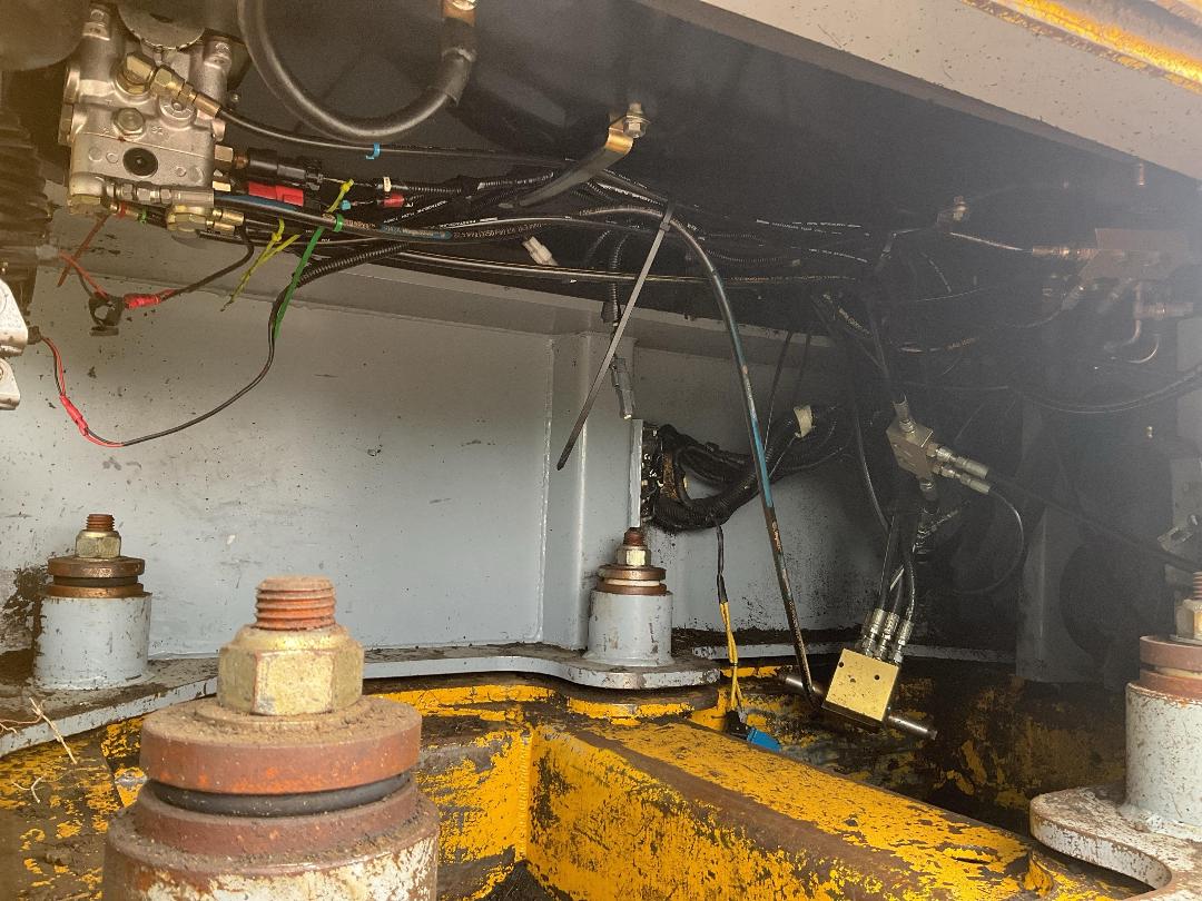 Photo '28' of Komatsu PC270-8 Excavator