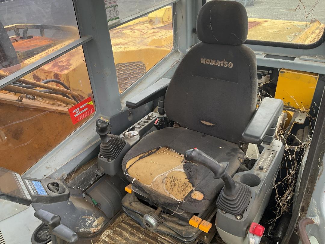 Photo '30' of Komatsu PC270-8 Excavator