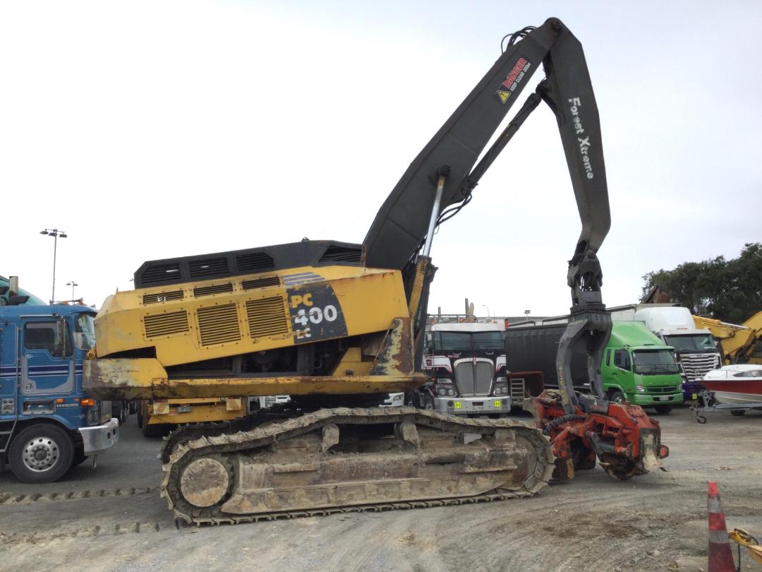 Photo '3' of Komatsu PC400LC-8 Log Harvester