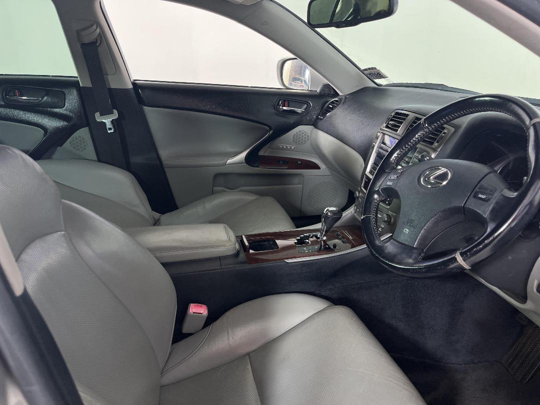 Photo '16' of Lexus IS250 Photo '16' of Lexus IS250