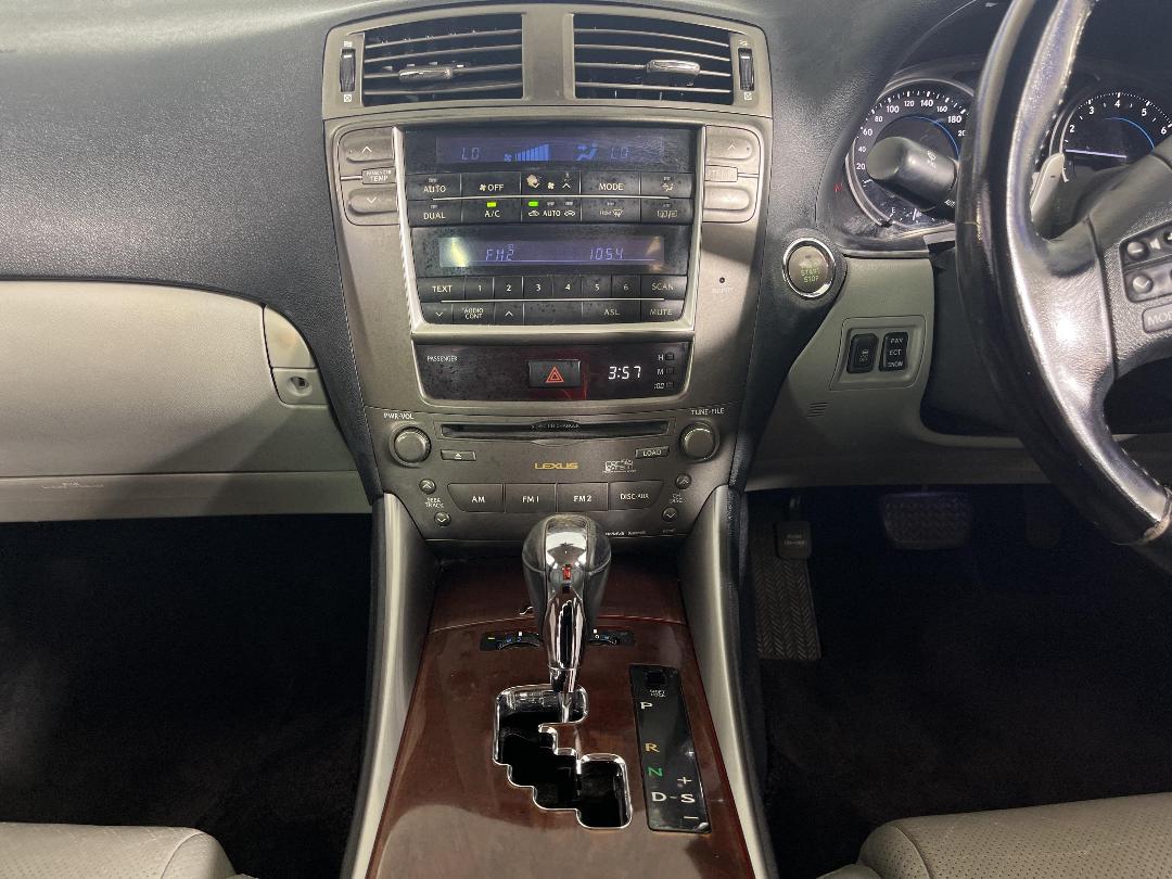 Photo '18' of Lexus IS250 Photo '18' of Lexus IS250