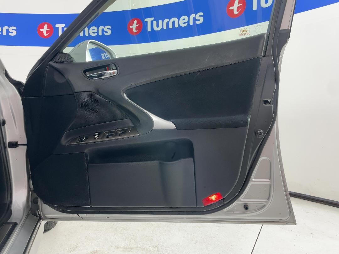 Photo '15' of Lexus IS250