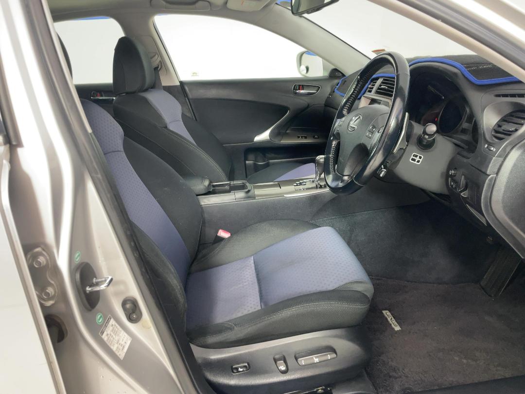 Photo '16' of Lexus IS250