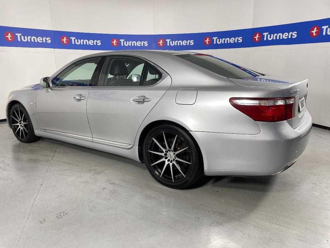 Photo '5' of Lexus LS460 Photo '5' of Lexus LS460