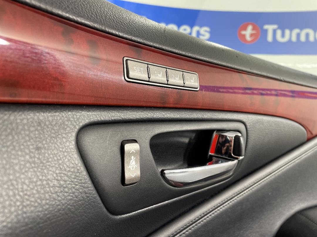 Photo '27' of Lexus LS460 Photo '27' of Lexus LS460