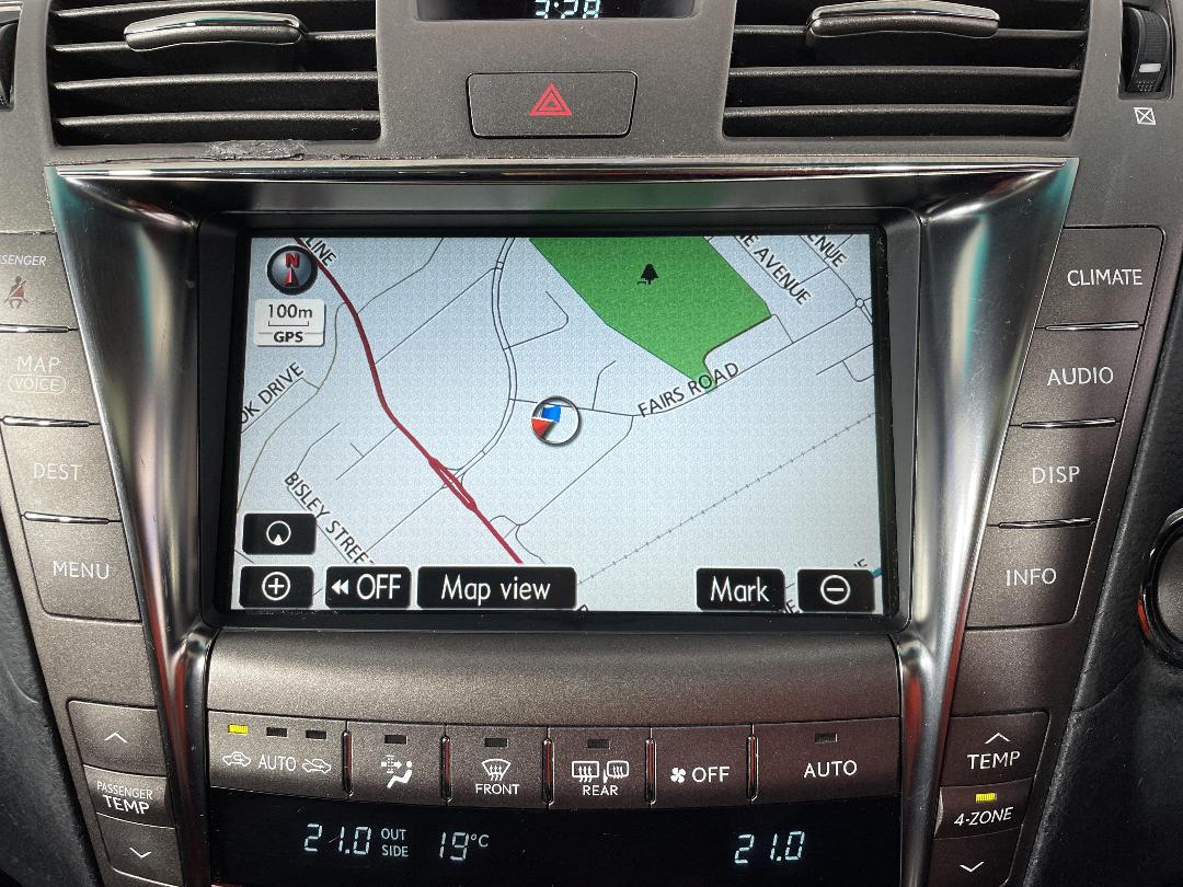 Photo '32' of Lexus LS460 Photo '32' of Lexus LS460