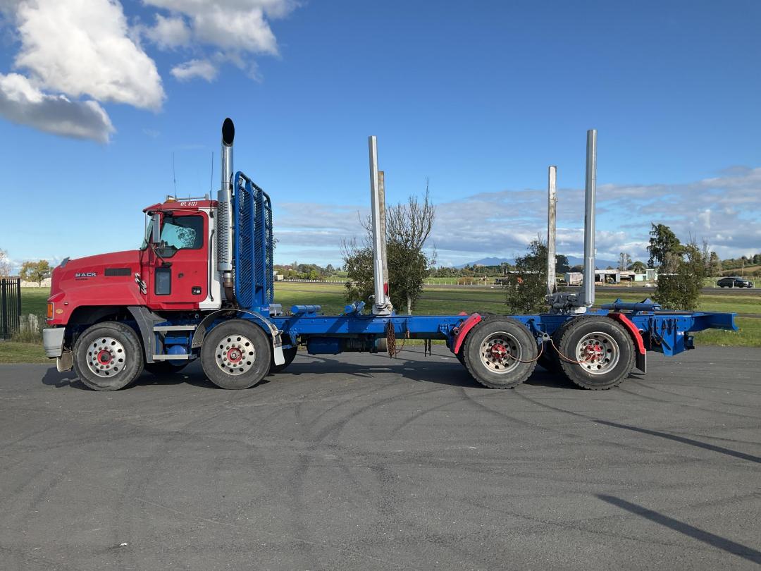 Photo '12' of MACK FLEETLINER Logger