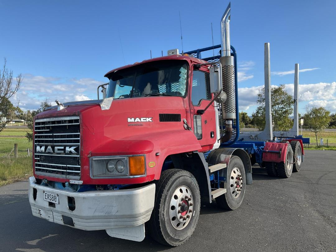 Photo '13' of MACK FLEETLINER Logger