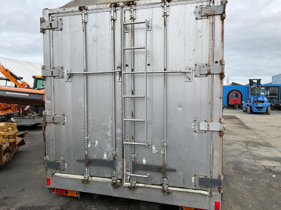 Photo '9' of MACK QANTUM Tipper