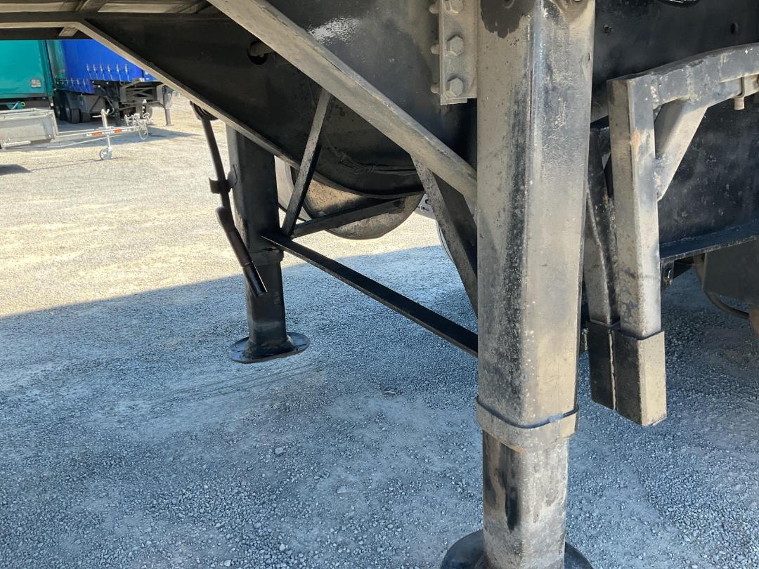 Photo '15' of Maxicube BTrain Curtain/Chiller B-Train