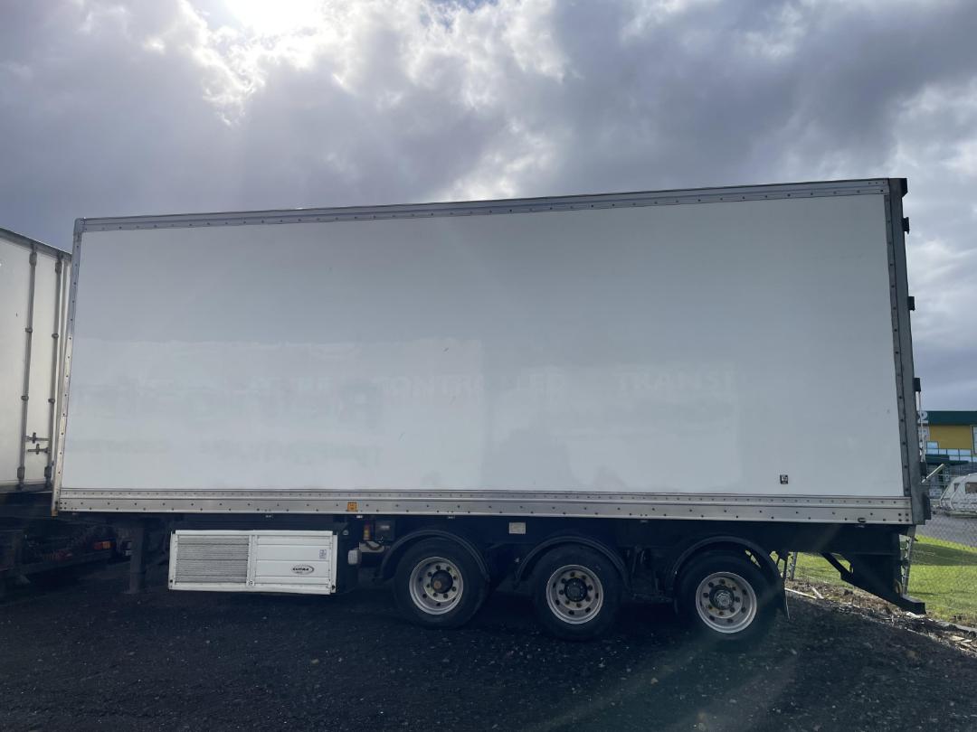 Photo '3' of MAXICUBE REEFER 2 AXLE SEMI Curtain/Chiller B-Train Photo '3' of MAXICUBE REEFER 2 AXLE SEMI Curtain/Chiller B-Train