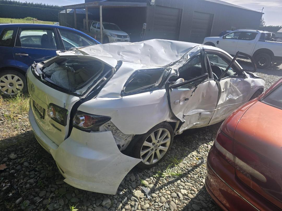 Photo '4' of Mazda Atenza