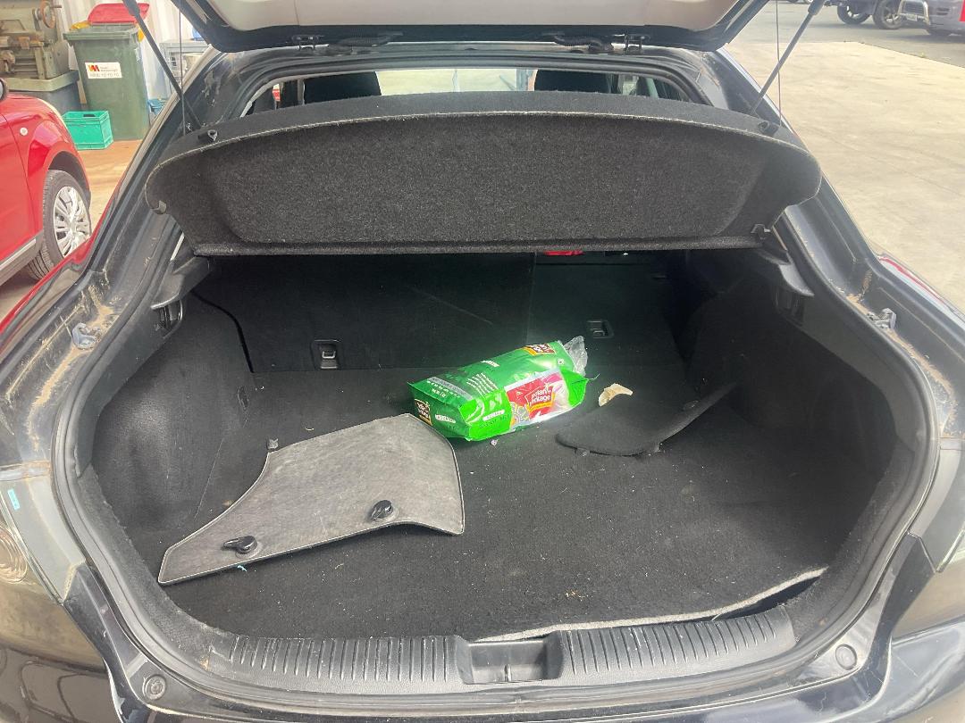 Photo '11' of Mazda Atenza