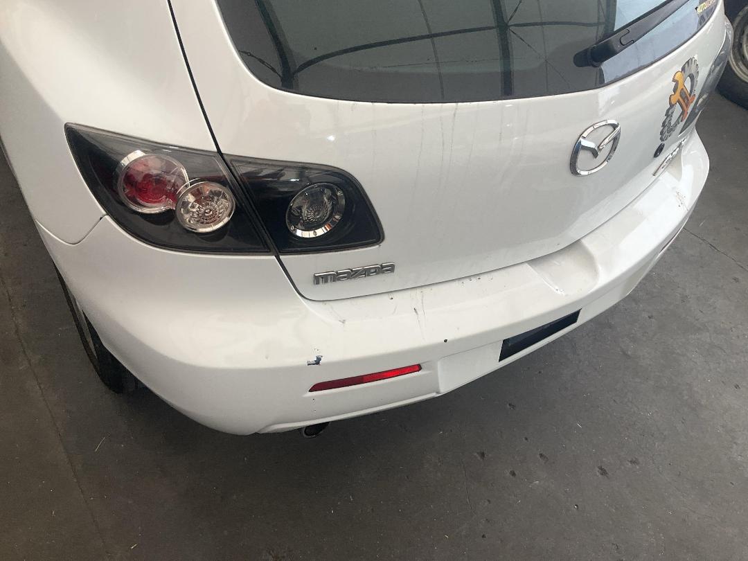 Photo '10' of Mazda Axela