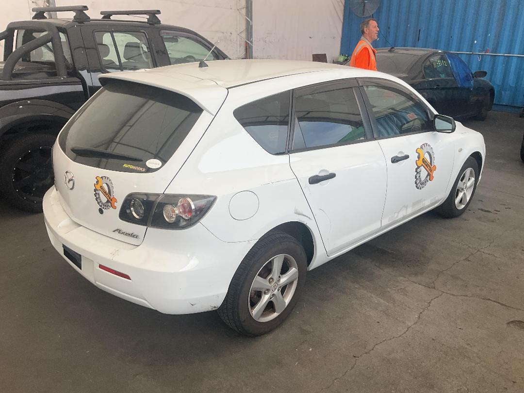 Photo '12' of Mazda Axela