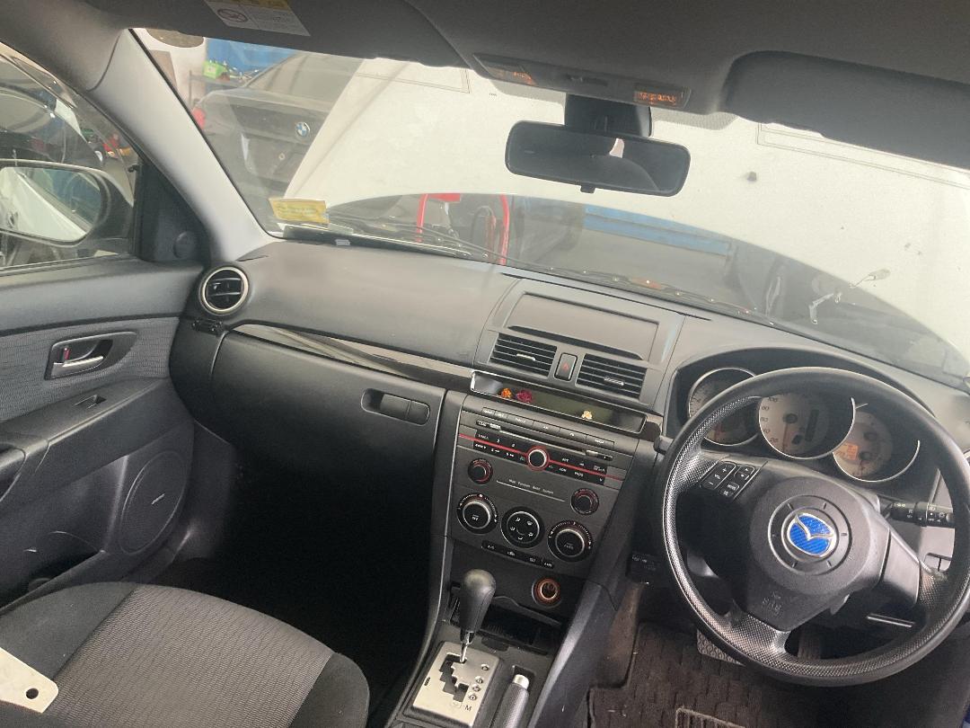 Photo '21' of Mazda Axela