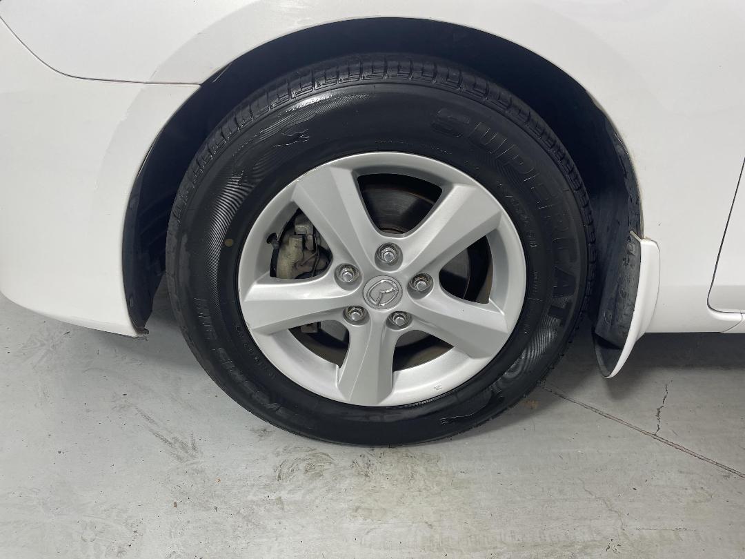 Photo '10' of Mazda Axela Photo '10' of Mazda Axela