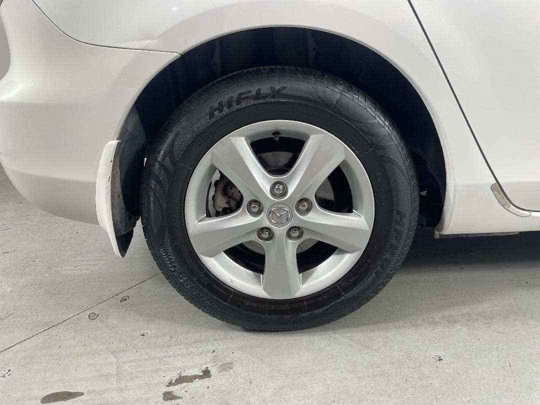 Photo '12' of Mazda Axela Photo '12' of Mazda Axela