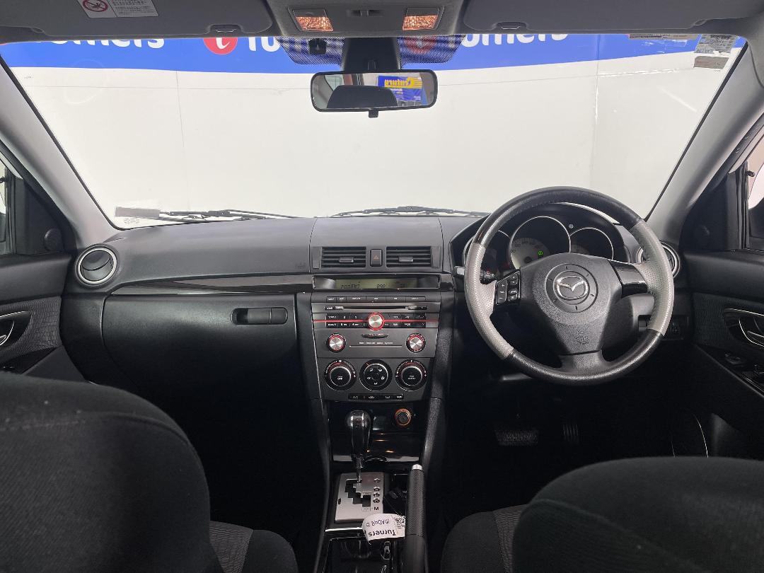 Photo '17' of Mazda Axela Photo '17' of Mazda Axela