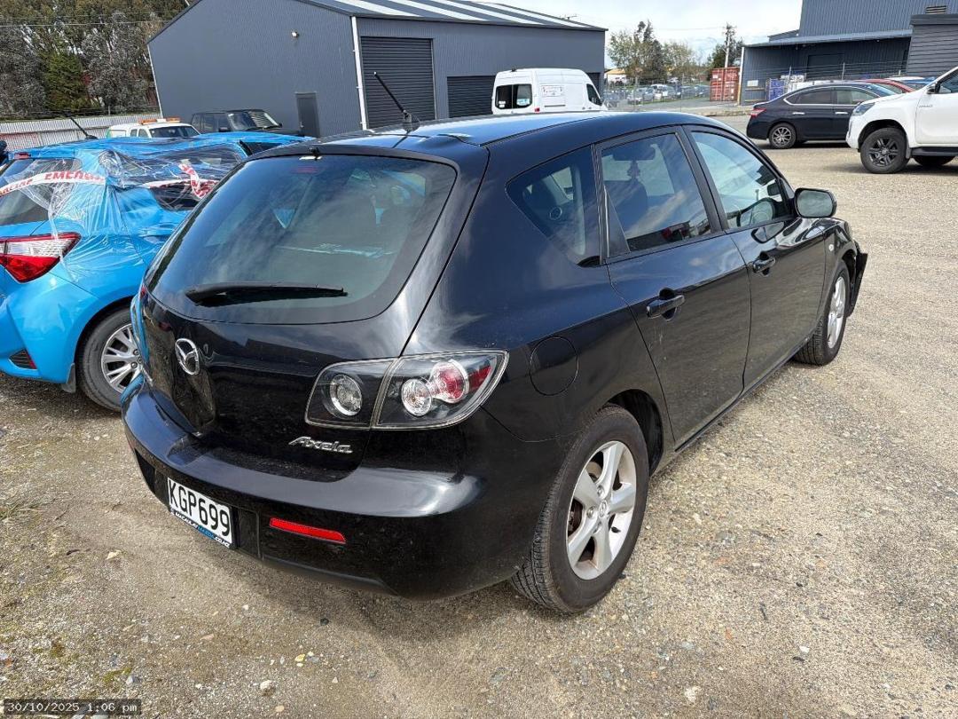 Photo '4' of Mazda Axela Photo '4' of Mazda Axela