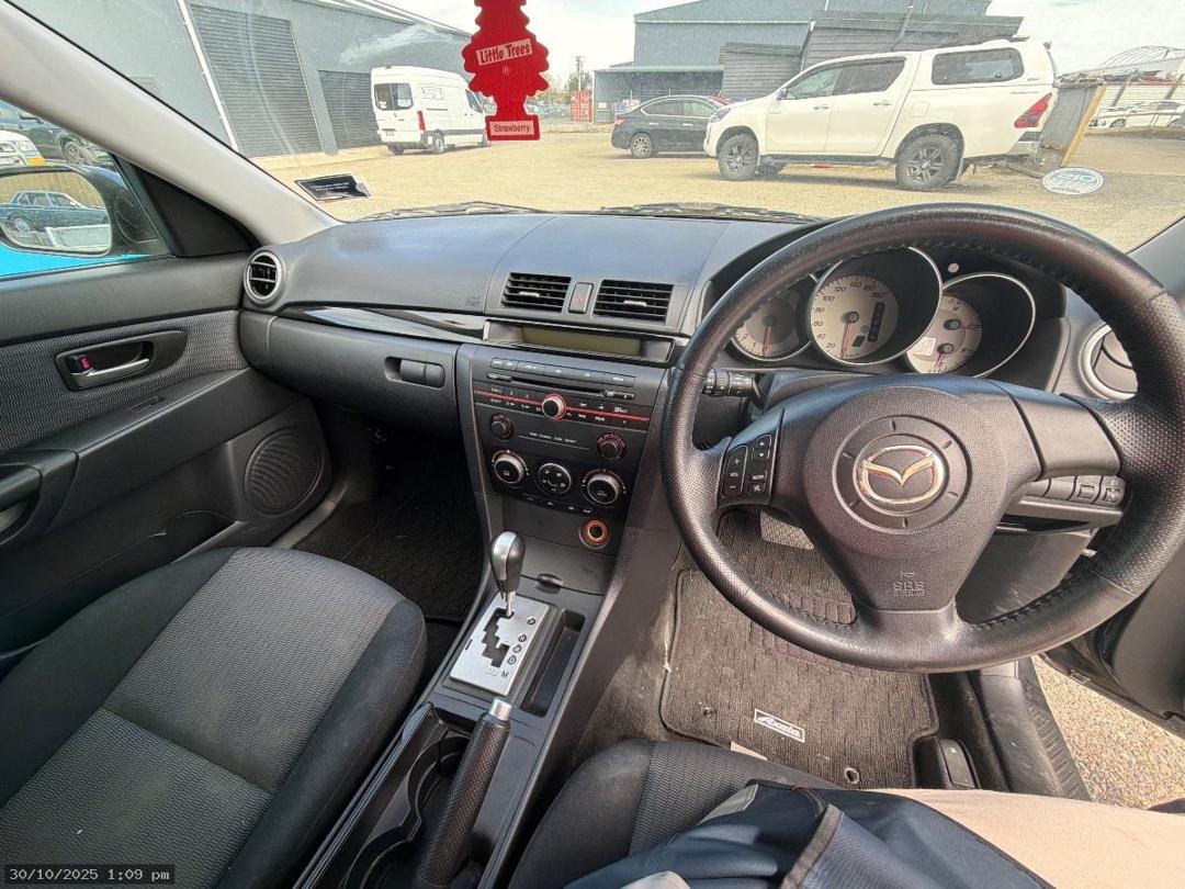 Photo '19' of Mazda Axela Photo '19' of Mazda Axela