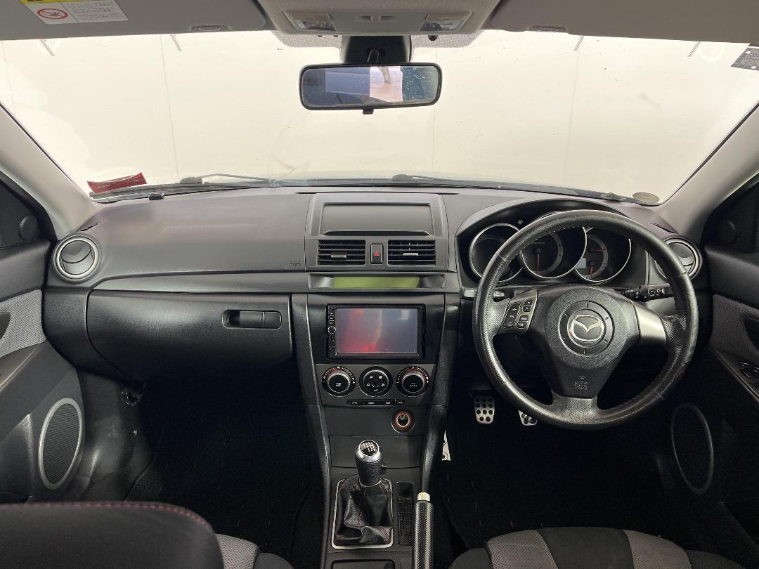 Photo '17' of Mazda Axela