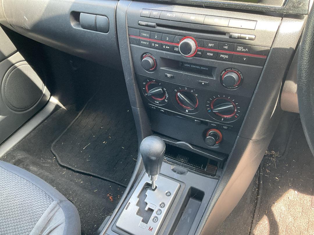 Photo '16' of Mazda Axela Photo '16' of Mazda Axela