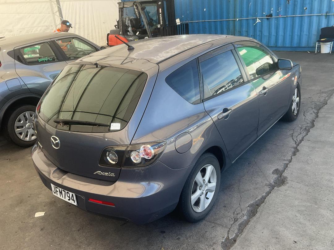 Photo '12' of Mazda Axela Photo '12' of Mazda Axela