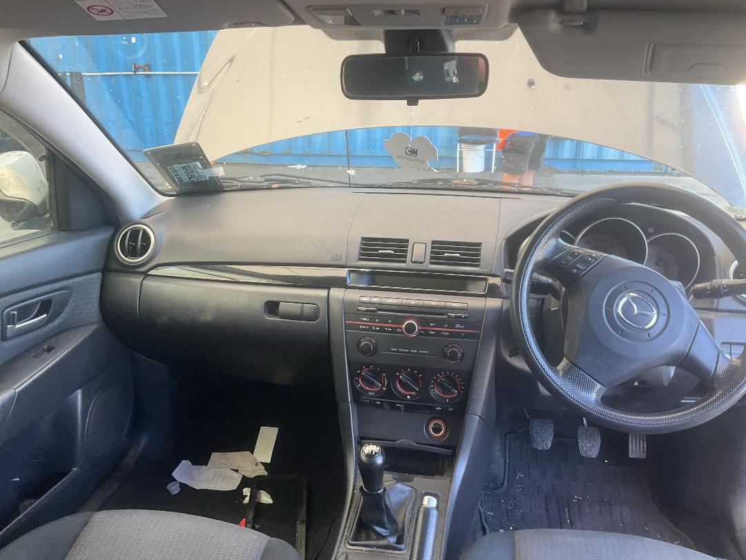 Photo '21' of Mazda Axela Photo '21' of Mazda Axela