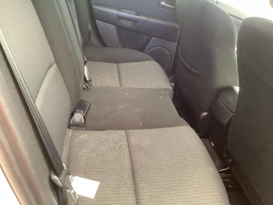 Photo '8' of Mazda Axela Photo '8' of Mazda Axela