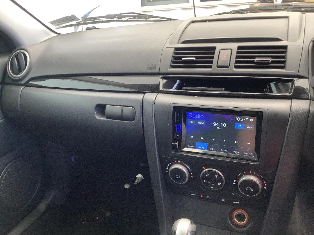 Photo '16' of Mazda Axela Photo '16' of Mazda Axela