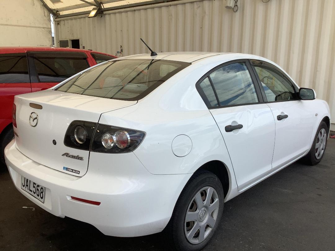 Photo '4' of Mazda Axela 15F