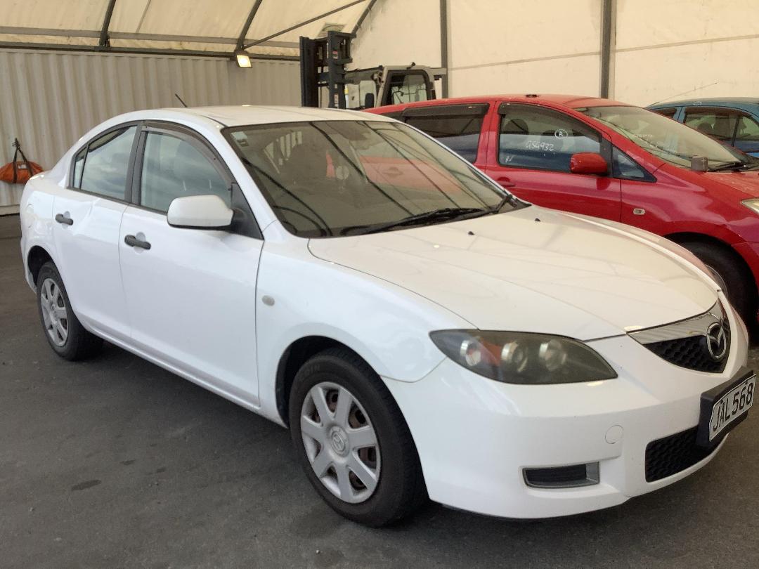 Photo '2' of Mazda Axela 15F