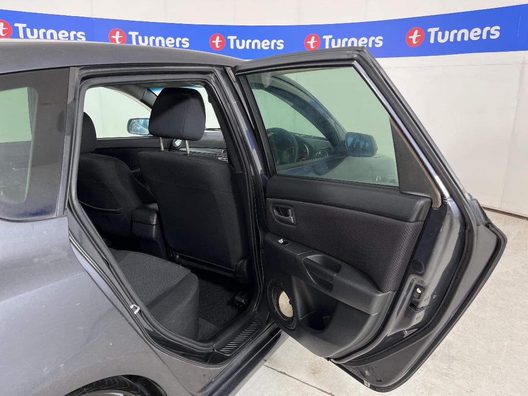 Photo '19' of Mazda Axela