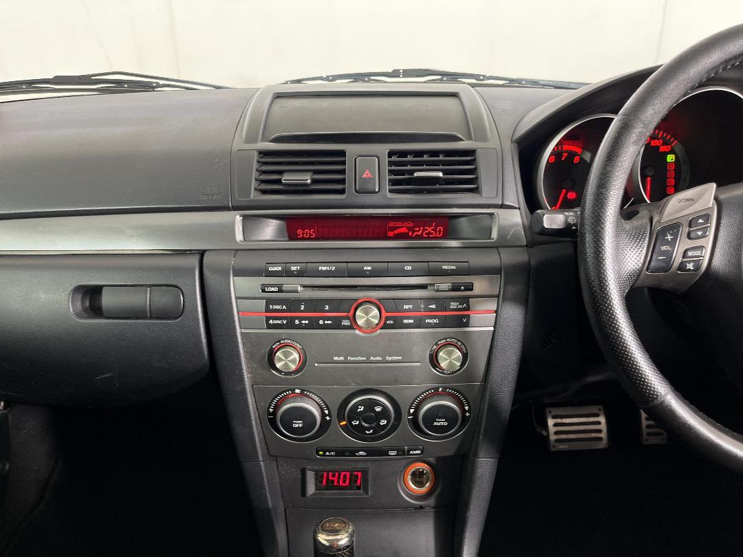 Photo '18' of Mazda Axela