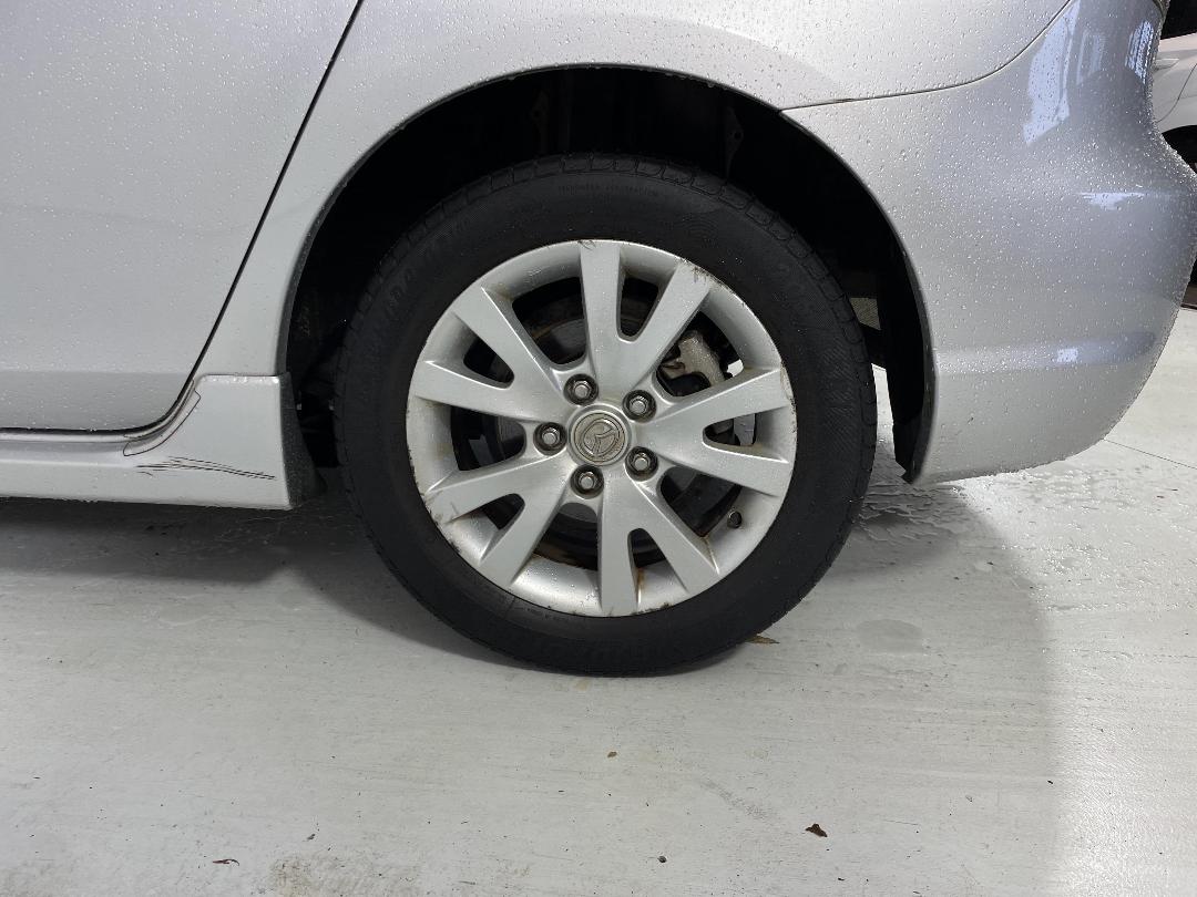 Photo '11' of Mazda Axela