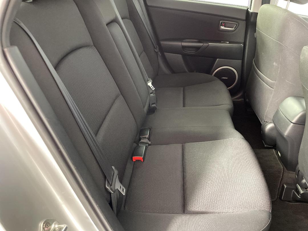 Photo '20' of Mazda Axela