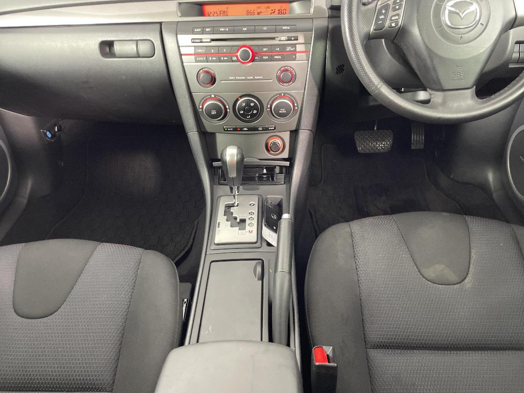 Photo '18' of Mazda Axela