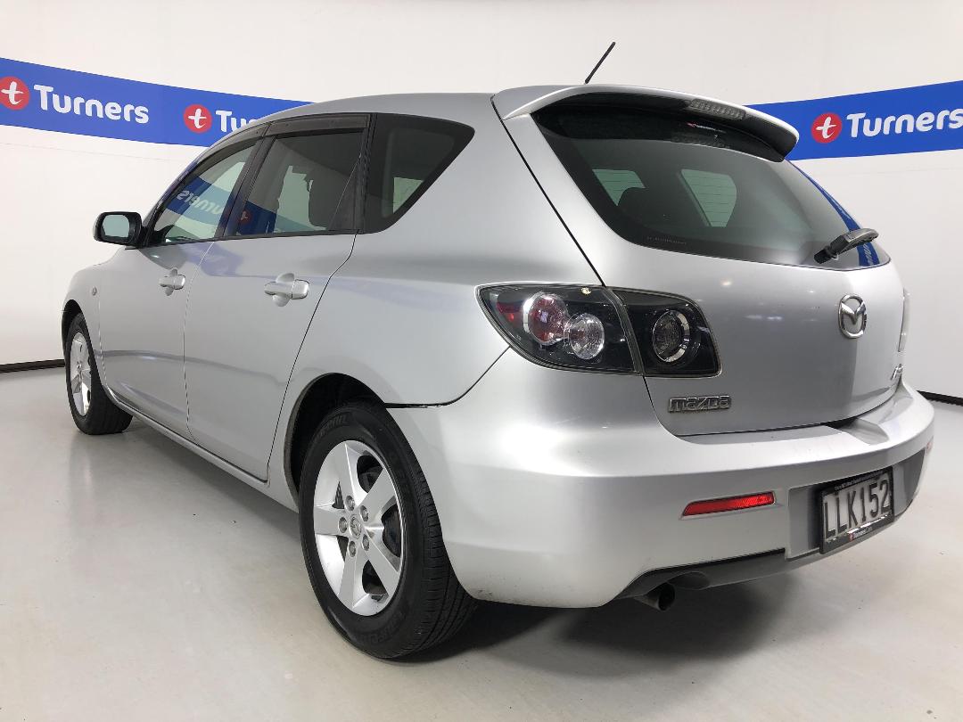 Photo '5' of Mazda Axela