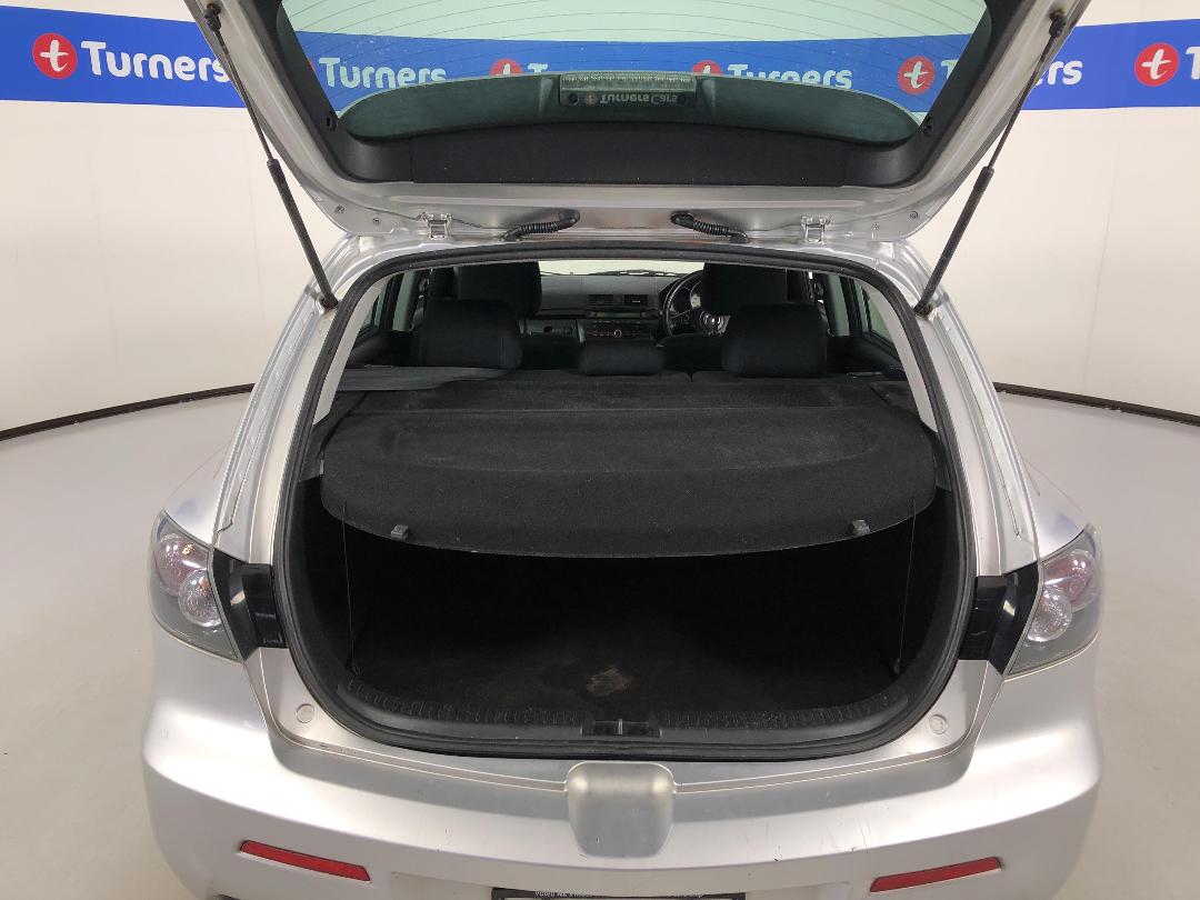 Photo '14' of Mazda Axela