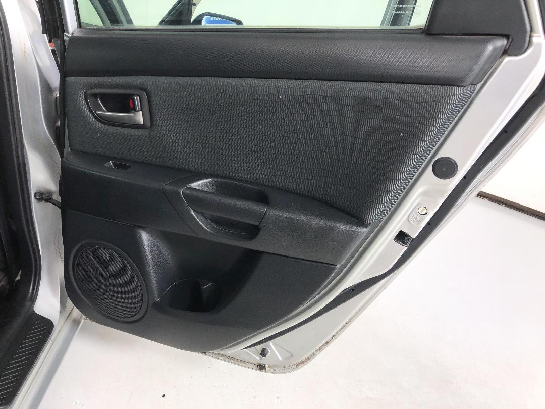 Photo '19' of Mazda Axela