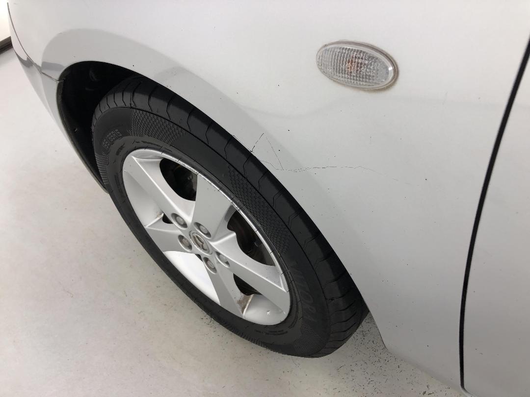 Photo '27' of Mazda Axela