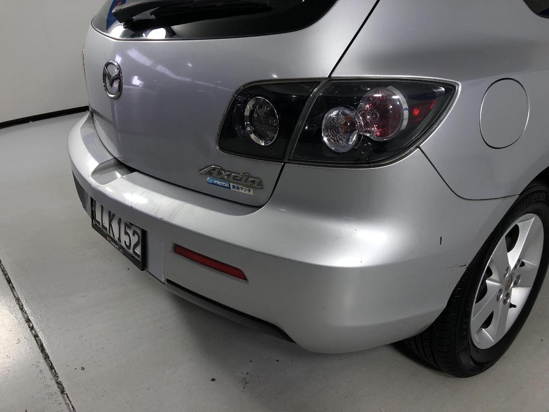 Photo '29' of Mazda Axela