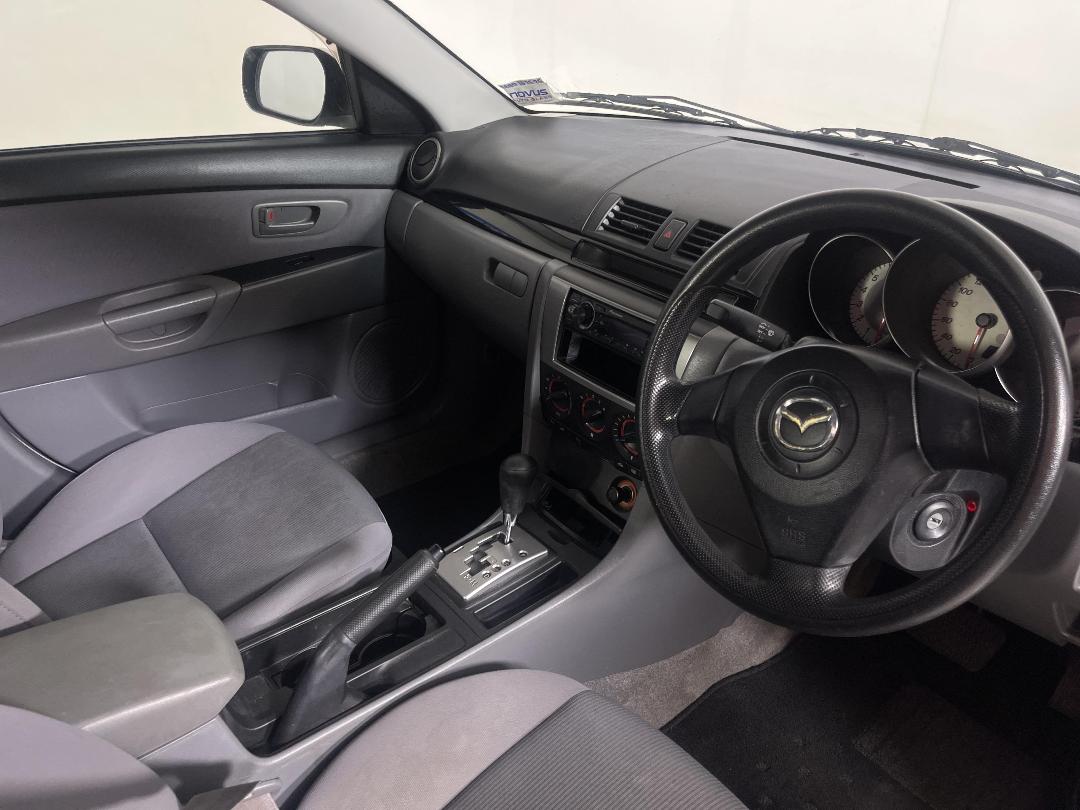 Photo '16' of Mazda Axela