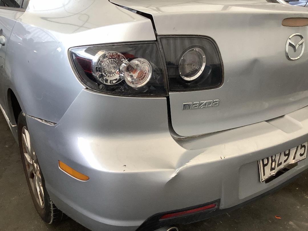 Photo '6' of Mazda Axela