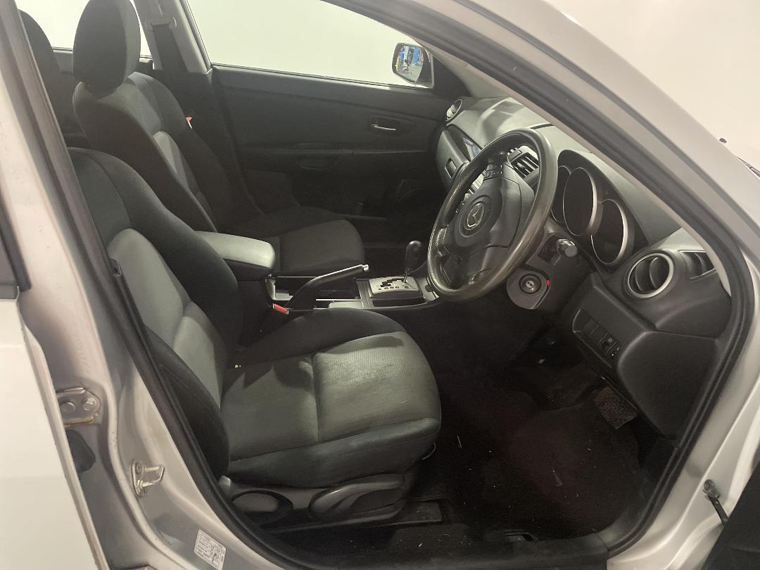 Photo '16' of Mazda Axela Photo '16' of Mazda Axela