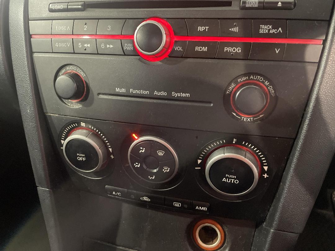 Photo '28' of Mazda Axela Photo '28' of Mazda Axela