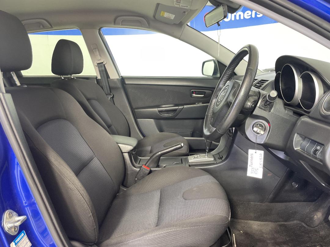 Photo '16' of Mazda Axela Photo '16' of Mazda Axela